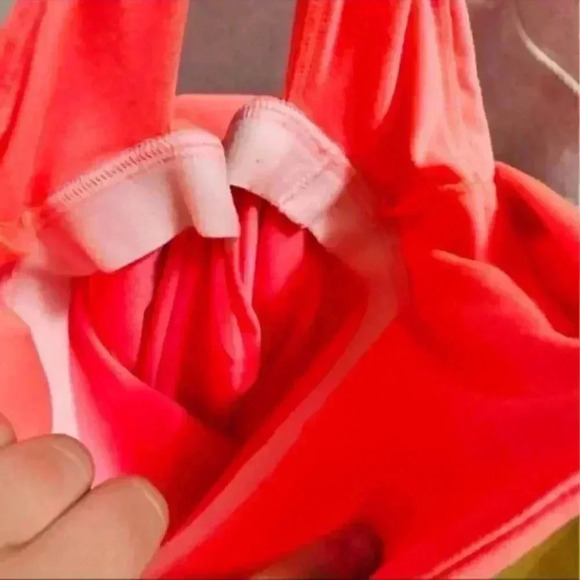 Lululemon wrap it up coral color tank top with a built in bra - Picture 4 of 7